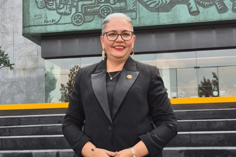 Graciela Domínguez Nava asume como gobernadora interina de Sinaloa tras licencia de Rocha Moya