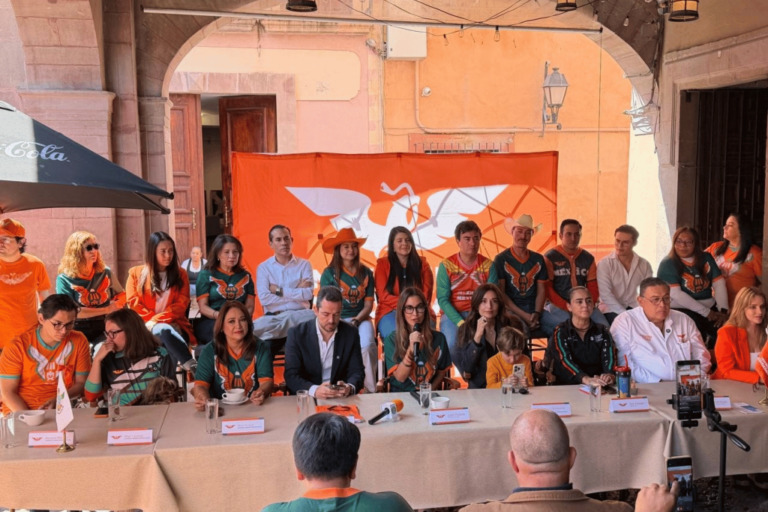 Laura Ballesteros plantea a Movimiento Ciudadano como tercera vía a la alternancia en 2027