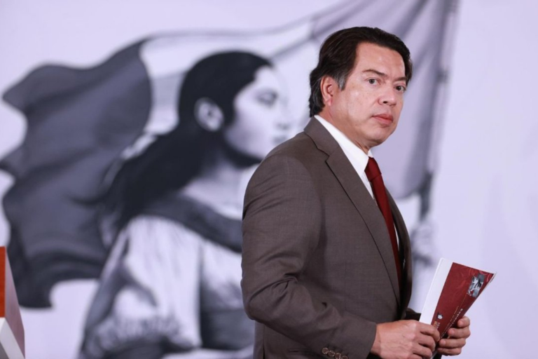 Mario Delgado anuncia ajustes para escuelas militarizadas que continúen operando