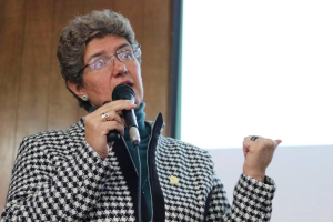 Teresa García Gasca presenta la Academia Queretana de Ciencias para atender problemas públicos