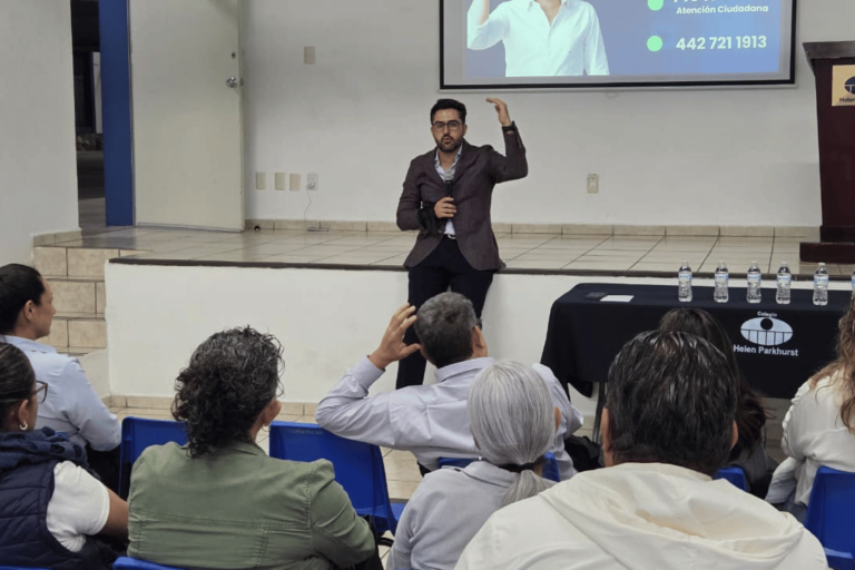Agustín Dorantes retoma talleres de la Ley Kuri para prevenir riesgos digitales en menores