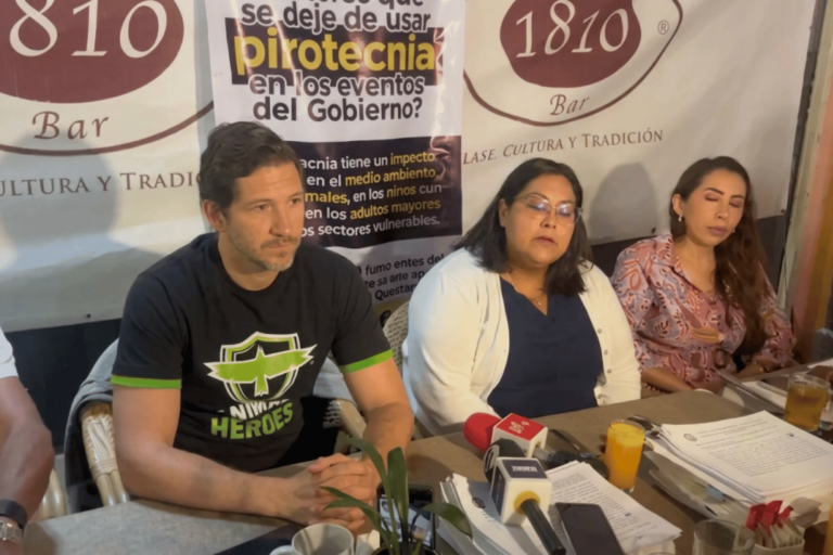 Ayuntamiento de Querétaro recibe iniciativa para regular la pirotecnia en eventos oficiales