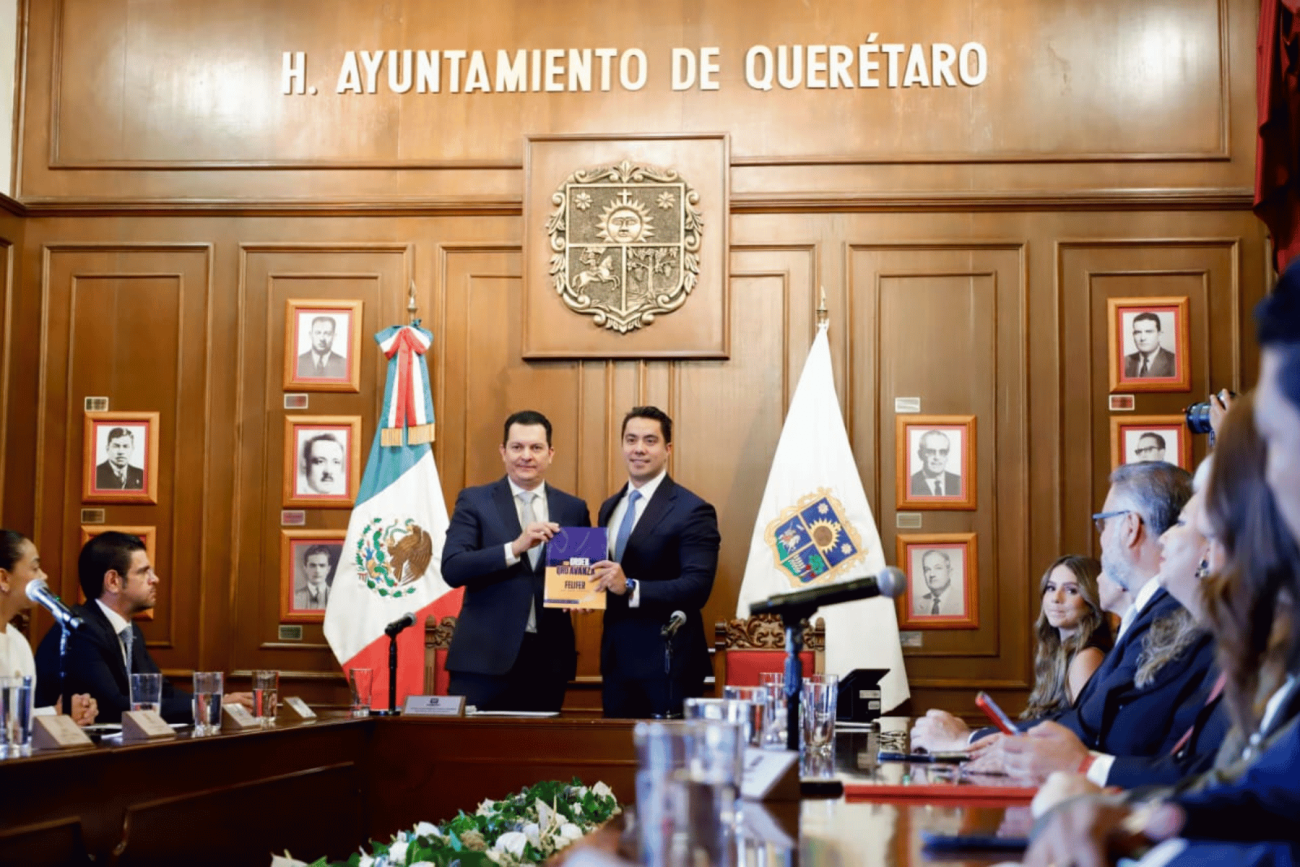 Felipe Fernando Macías descarta licencia tras renuncia de Luis Bernardo Nava