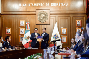 Felipe Fernando Macías descarta licencia tras renuncia de Luis Bernardo Nava