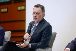Mauricio Kuri evita responder a Santiago Nieto por dichos sobre seguridad