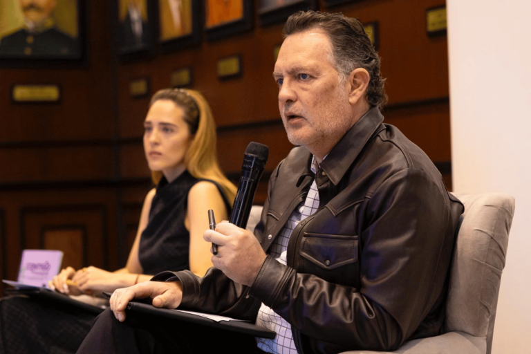 Mauricio Kuri responde a Laura Ballesteros por los baches en Querétaro